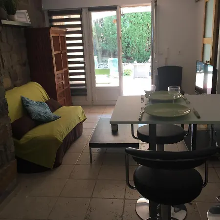 Holiday home Le Mas Des Farigoulettes